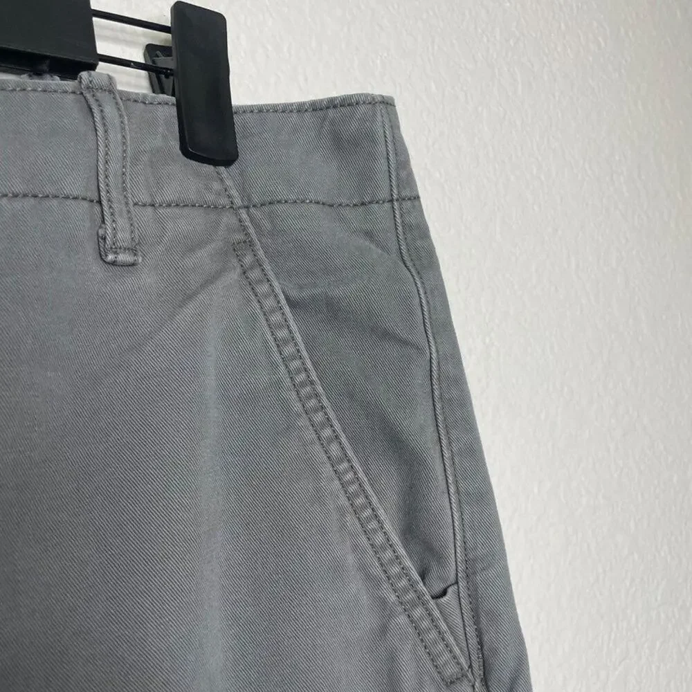 Levi's Mens Pants Size 32 Light Gray Skinny Leg Casual Wear Classic Pockets